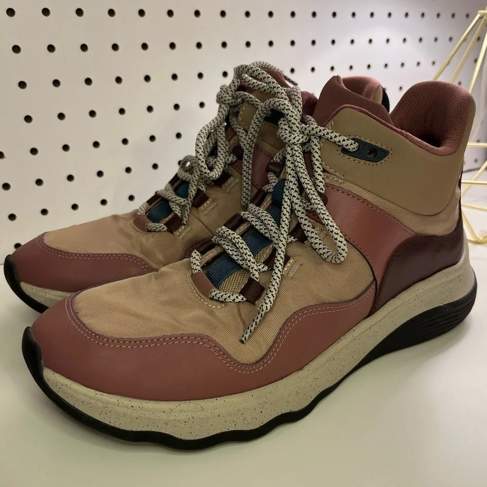 Clarks Women's Jaunt Lo Hiking Boot in Taupe Combi Size 11 Outdoor Gorpcore Boho